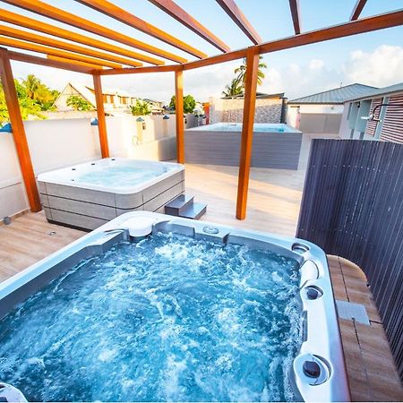 Evasion En Plein Coeur De La Ville Studio Jacuzzis Sauna Et Piscine Au Centre De Port-Louis Buitenkant foto